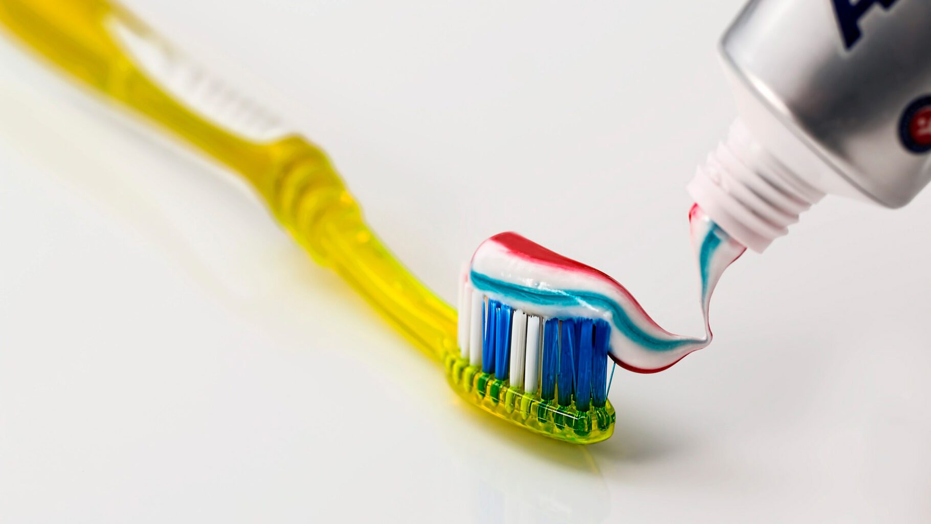 3 cosas que debes saber sobre tu cepillo de dientes