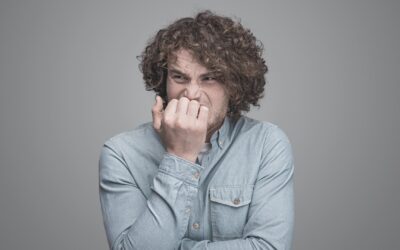 Morderse las uñas: cómo afecta a tu salud dental