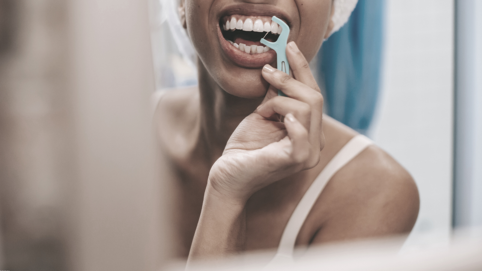 Cómo limpiar los implantes dentales